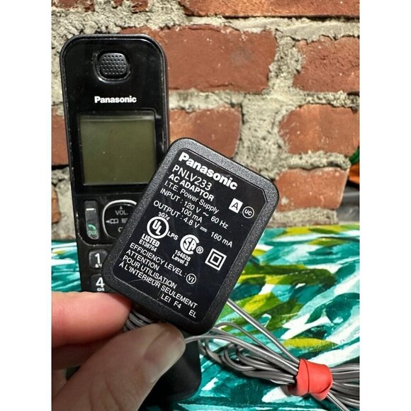 Panasonic KX-TGFA30 M DECT 6.0 Cordless Handset for KX-TGF38 Series and Charger - Picture 4 of 8